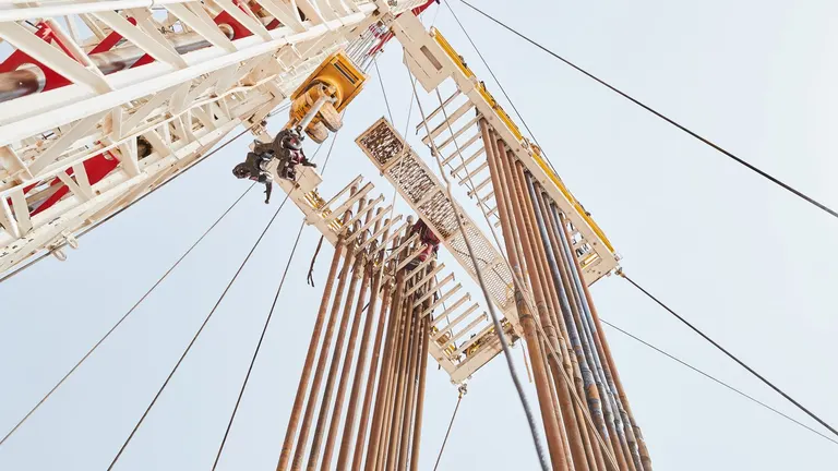 ABD'nin Hark Adası Yakınındaki Saldırısı Petrol Fiyatlarını Fırlattı: WTI 94, Brent 98 Doları Aştı