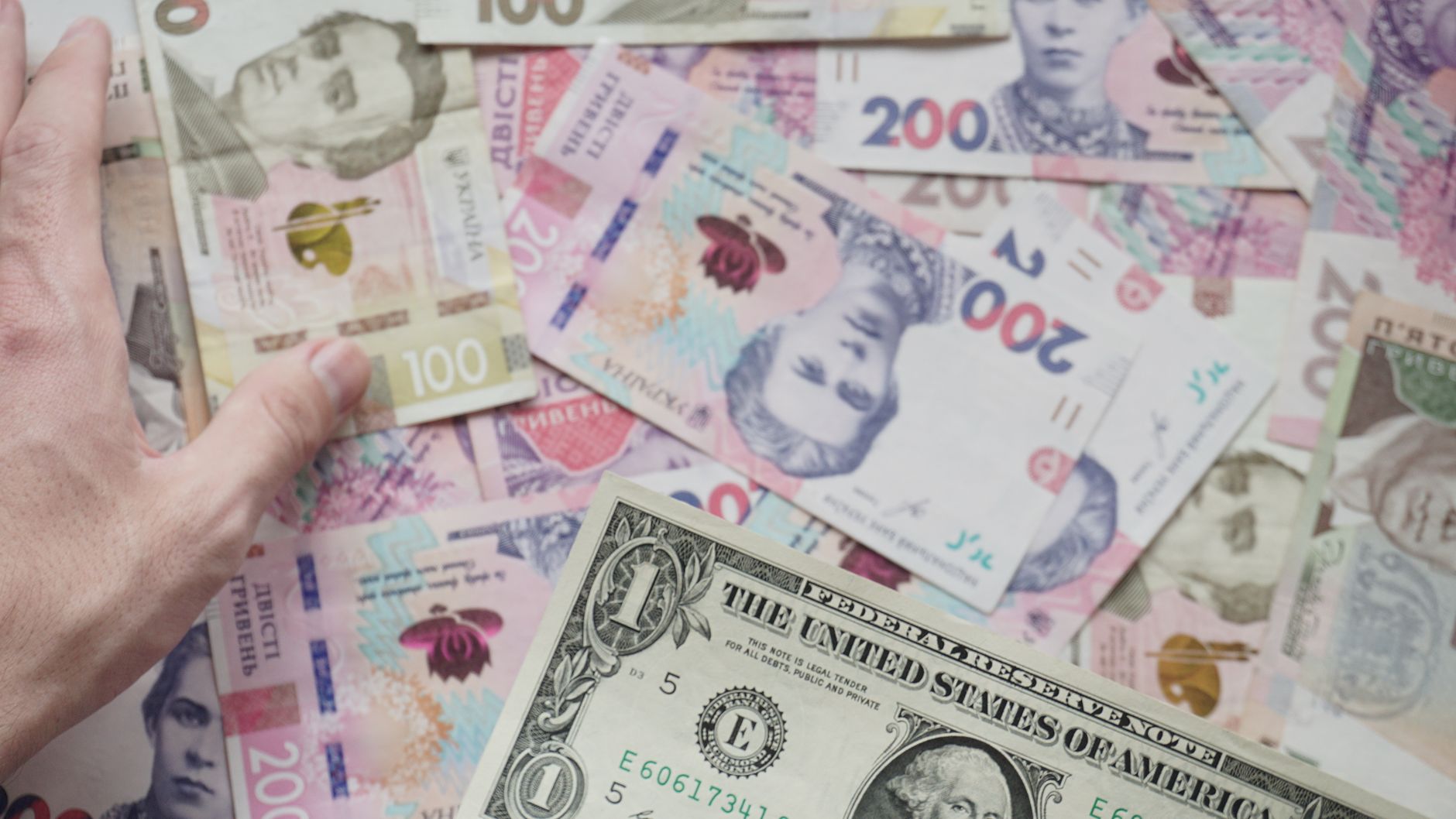 Yurt Dışı Hisse Alımları Dolar Talebini Artırıyor, Won'un 1.500 Bandında Kalma Riski Yükseliyor