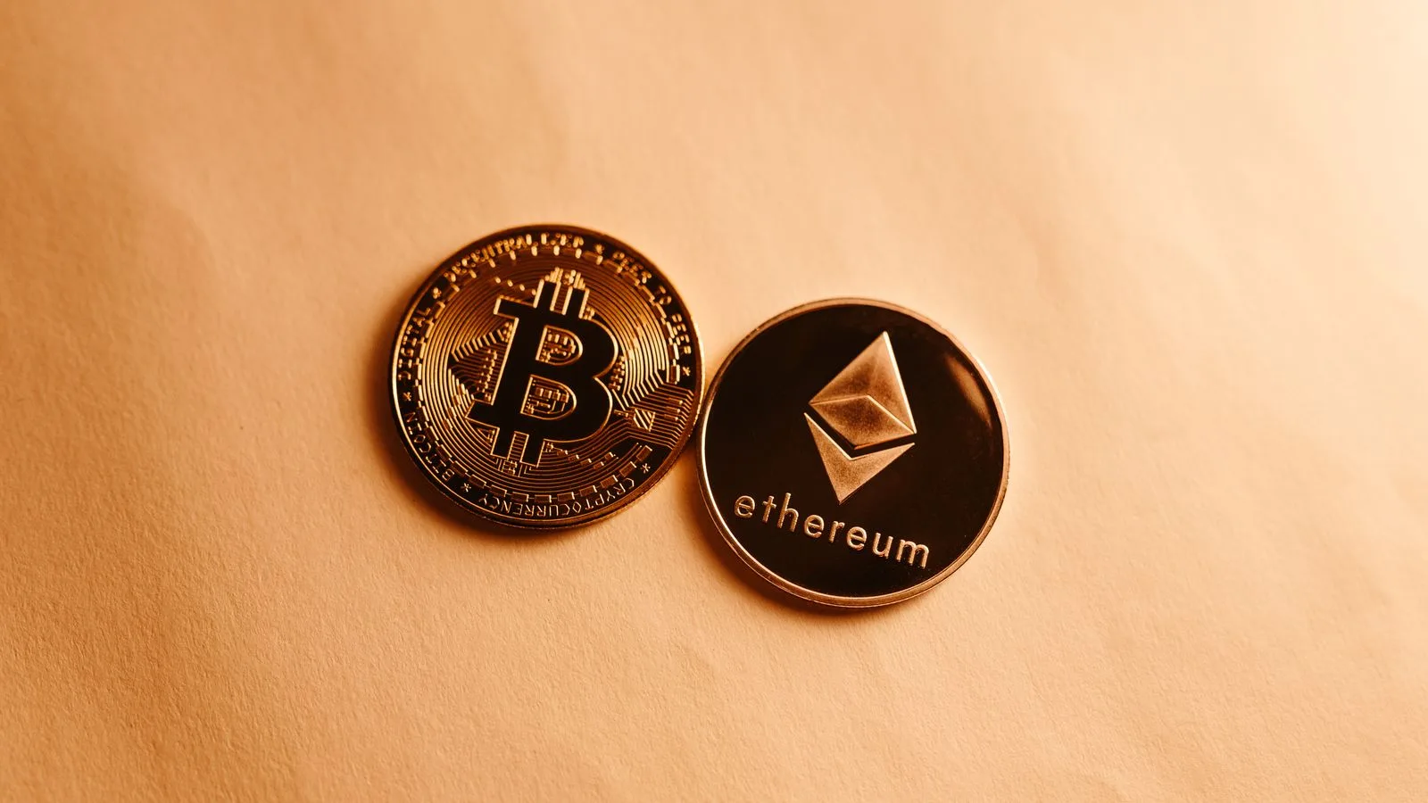 Balina 9,53 Milyon Dolarlık Ek 5.000 Ether Satın Aldı ve Tamamını Stake Etti