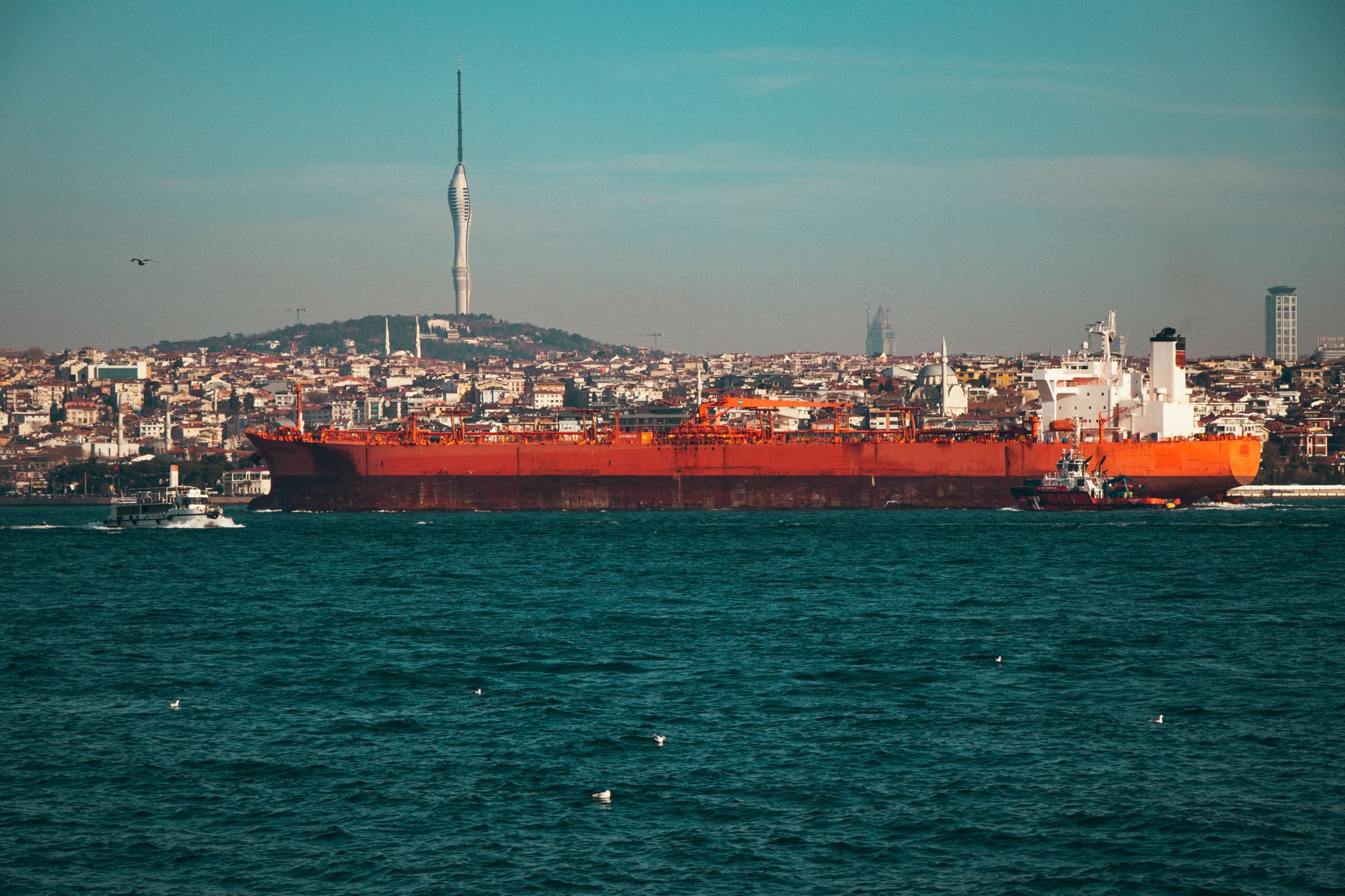 Vance: Hürmüz Boğazı'ndan Bir Gecede 12,5 Milyon Varil Petrol Sevk Edildi