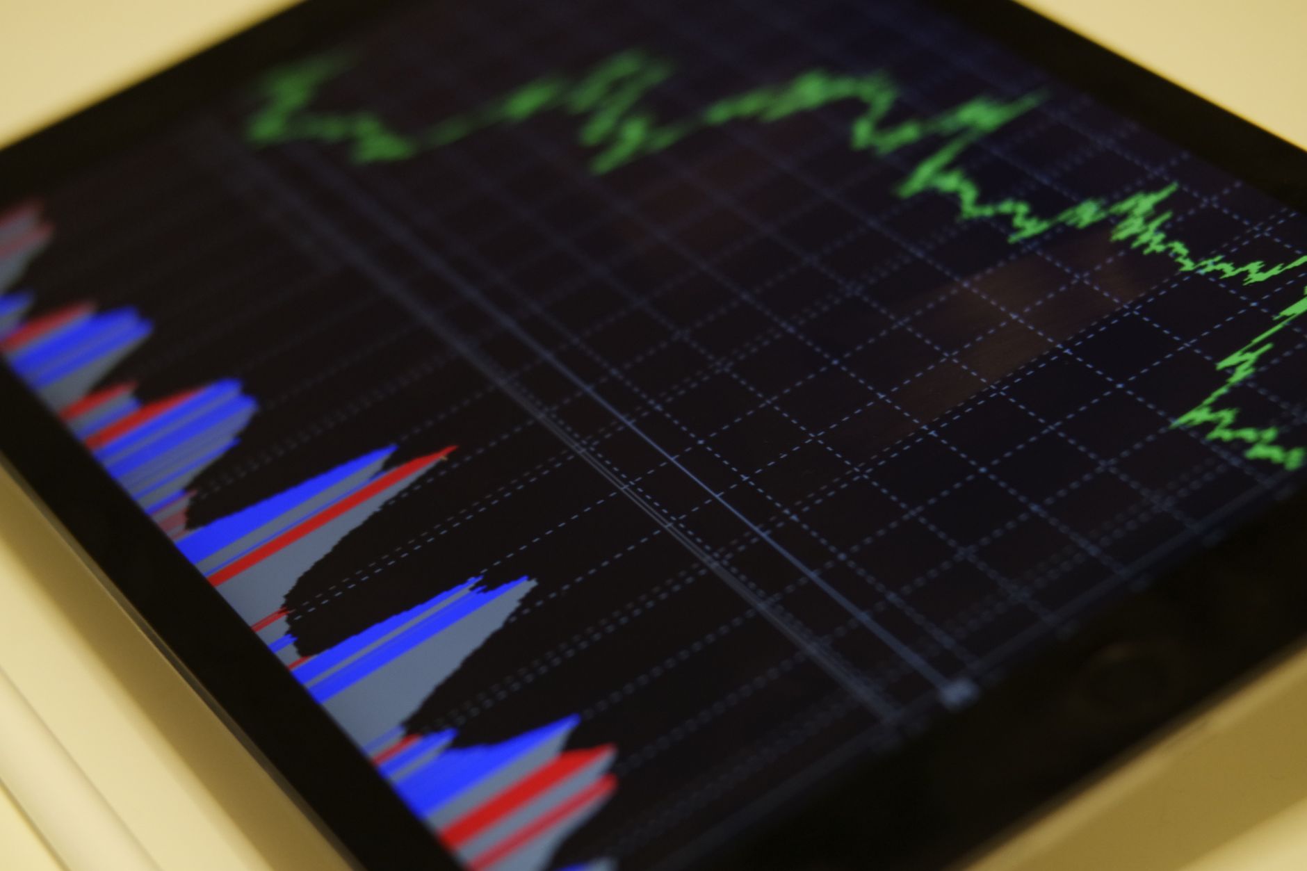 Nikkei 71.000'i Aştı: Yapay Zeka Rallisi Fed Şokunu Gölgede Bıraktı