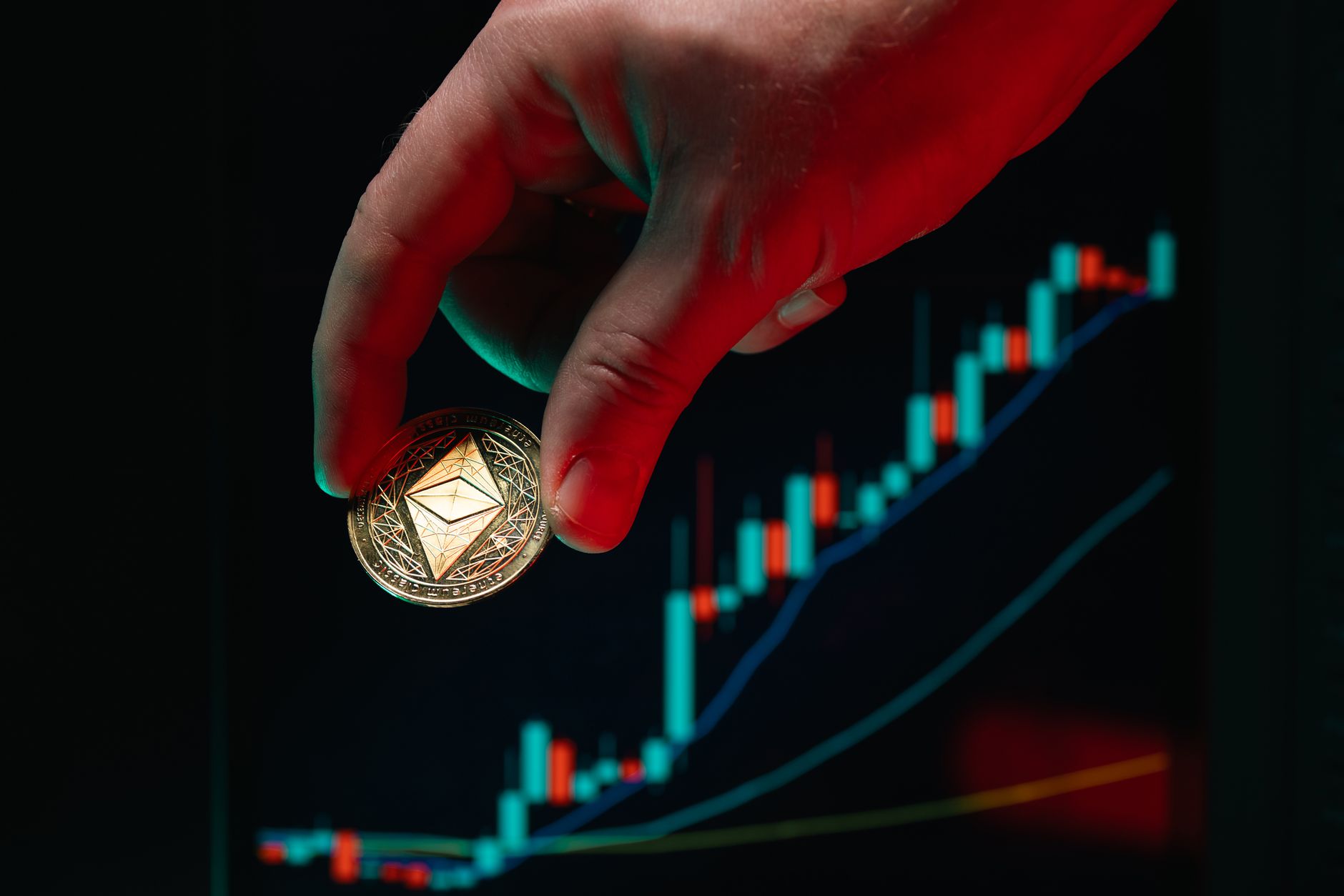Ethereum’un 1.700 Dolar Desteği Sarsılıyor: Analistler Daha Fazla Satış Uyarısı Yapıyor