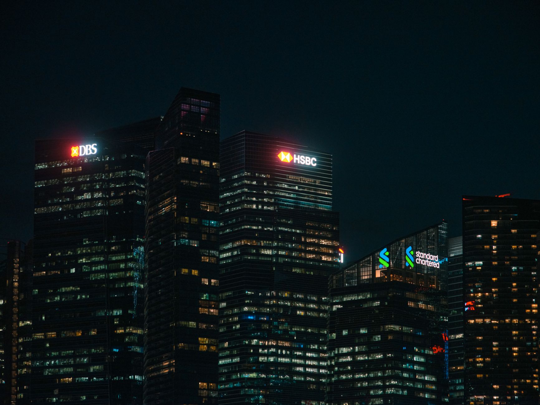 Standard Chartered, Bitcoin İçin Yıl Sonu 100.000 Dolar Hedefini Koruyor