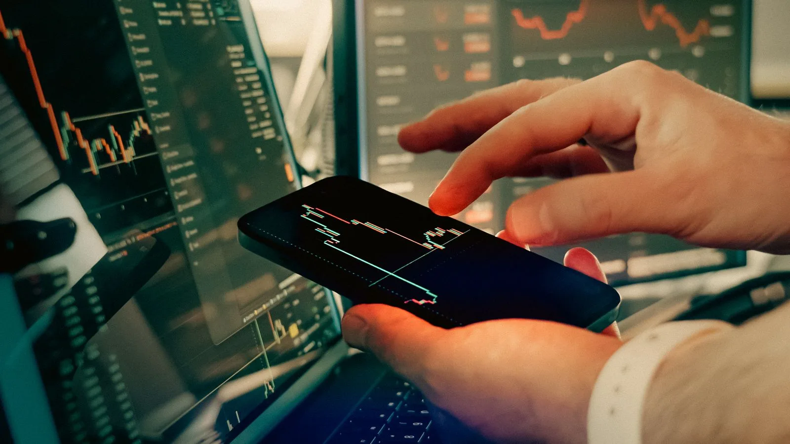 JPMorgan: HYPE Pazar Payı Baskısıyla Karşı Karşıya, ETF Girişleri Durdu