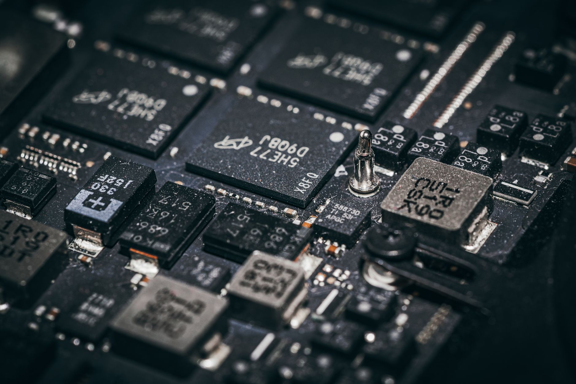 Kospi, ABD Teknoloji Hisselerindeki Yükselişle %1,37 Arttı; Samsung Elektronik %0,75 Değer Kazandı
