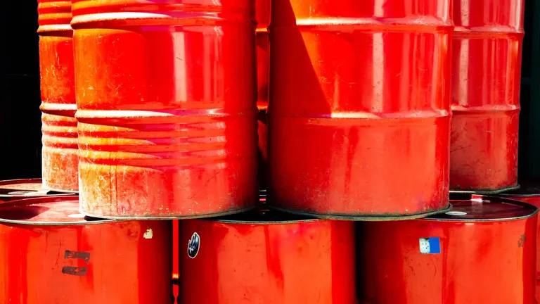 Petrol Varil Fiyatı 100 Doların Üzerine Çıktı, Enflasyon Korkuları Yeniden Alevlendi