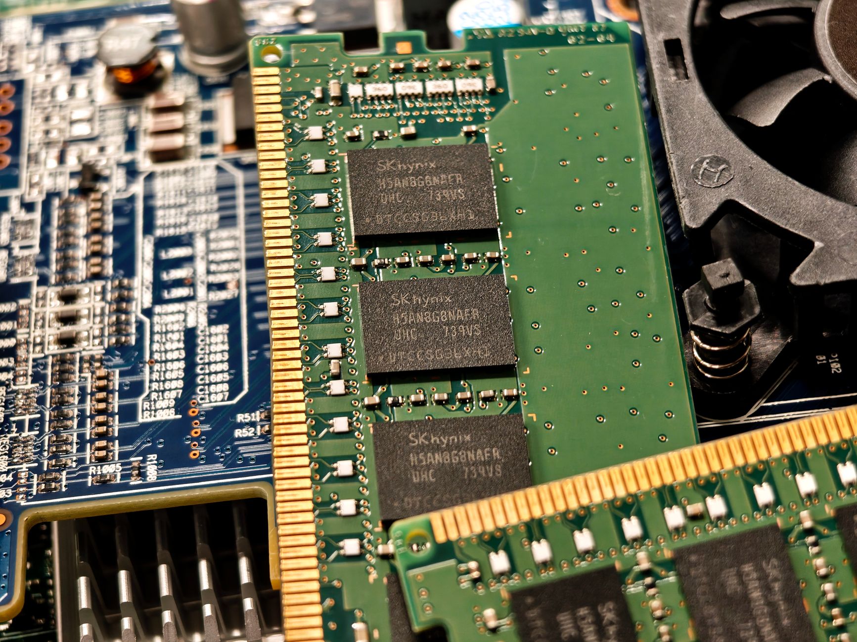 Chey'den SK Hynix Hisse Yorumu: Bellek Talebi Devam Ettikçe Hisse Zamanla Yükseliş Trendinde Olacak