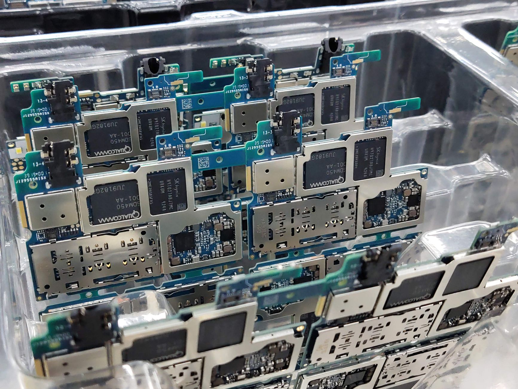 Çin’in Bellek Atılımı Samsung ve SK Hynix’i Sarsıyor: ‘Altın Pencere’ Daralıyor