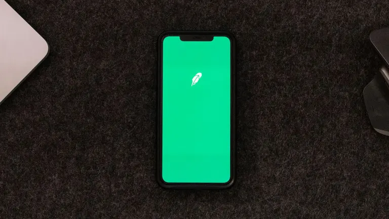 Robinhood Sonuçları Tahmin Piyasalarıyla Güçlü; Coinbase Geliri 2024’ten Beri En Düşük Seviyede