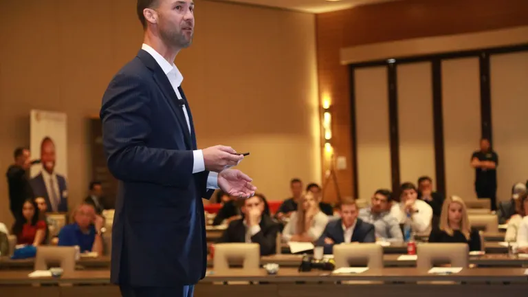 Cardano Kurucusu Hoskinson: ADA, Bitcoin'e Karşı Evrimleşme Avantajına Sahip