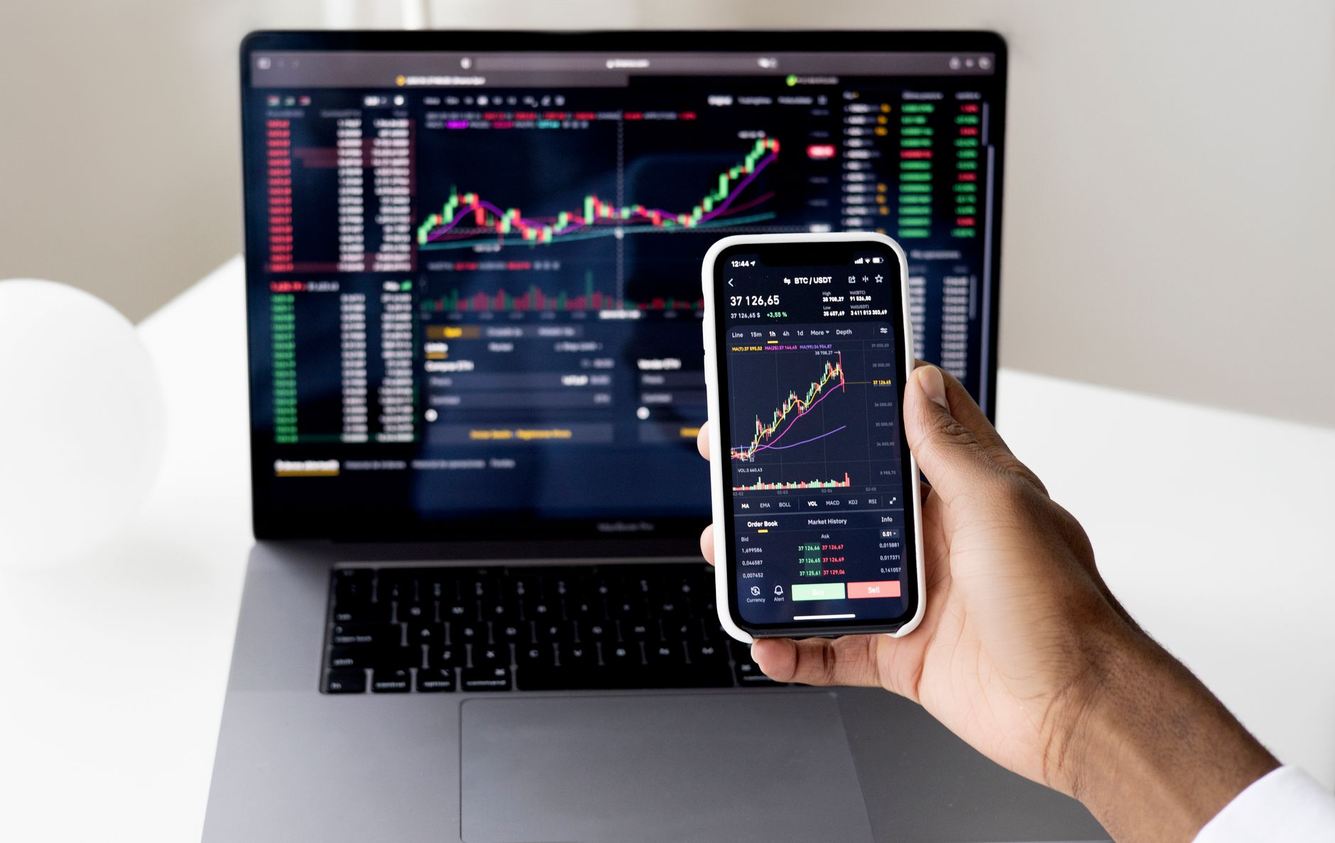 ABD Borsaları Karma Seyir İzledi; Nasdaq %0,05 Geriledi