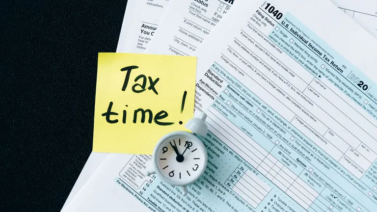 IRS'in Kripto Vergi Bildirim Standardı Kafa Karıştırıyor: Maliyet Tabanı Eksikliği Yatırımcıları Zora Soktu