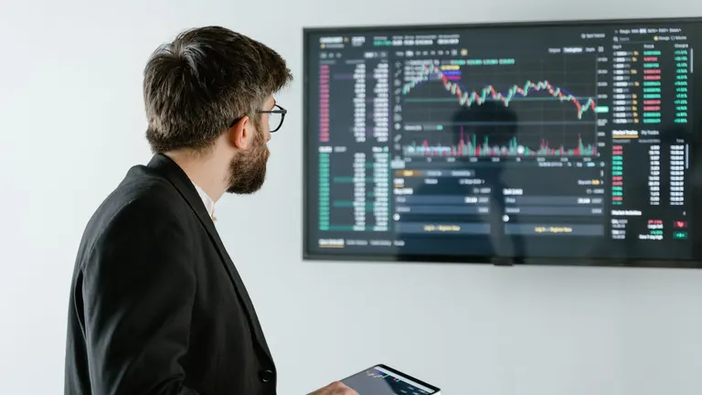 Bitcoin Vadeli İşlemlerinde Kaldıraç %4 Arttı: Geçen Yılın "Büyük Likidasyon" Kabusu Geri mi Dönüyor?