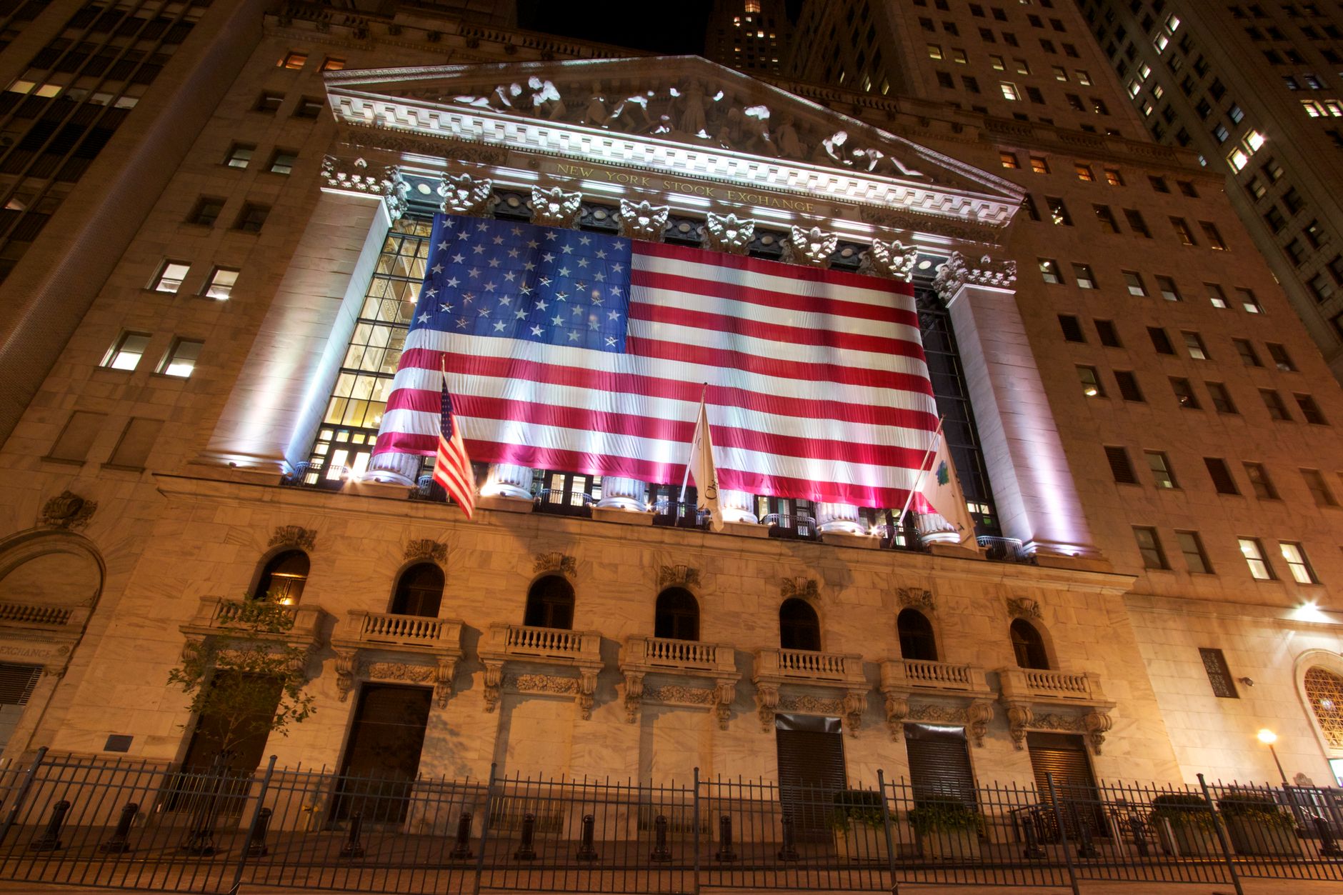 ABD Borsaları Karma Kapanış: Nasdaq %0,80 Geriledi