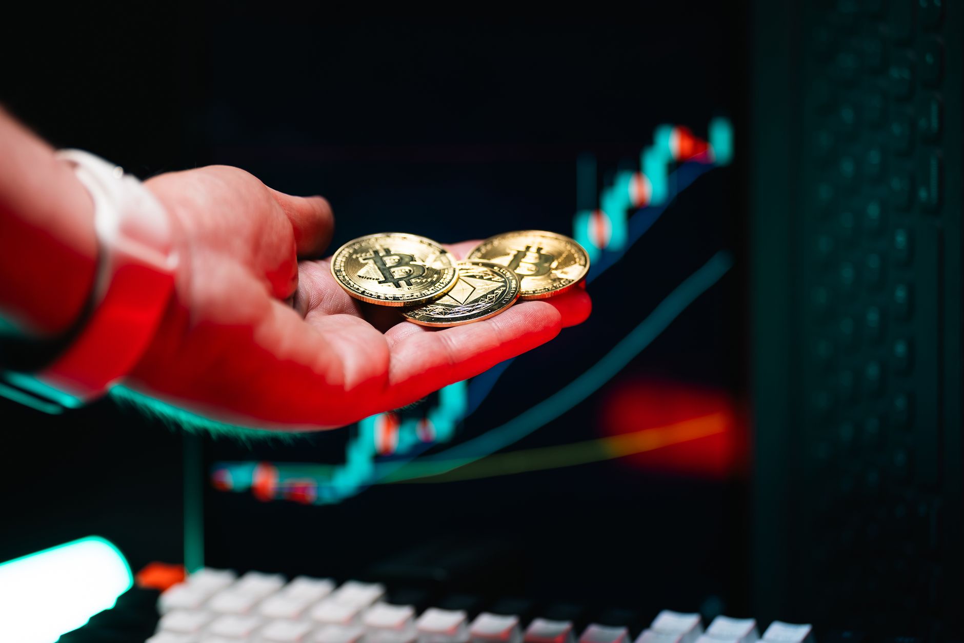 Bitcoin Kısa Süreliğine 65.000 Doların Altına Geriledi