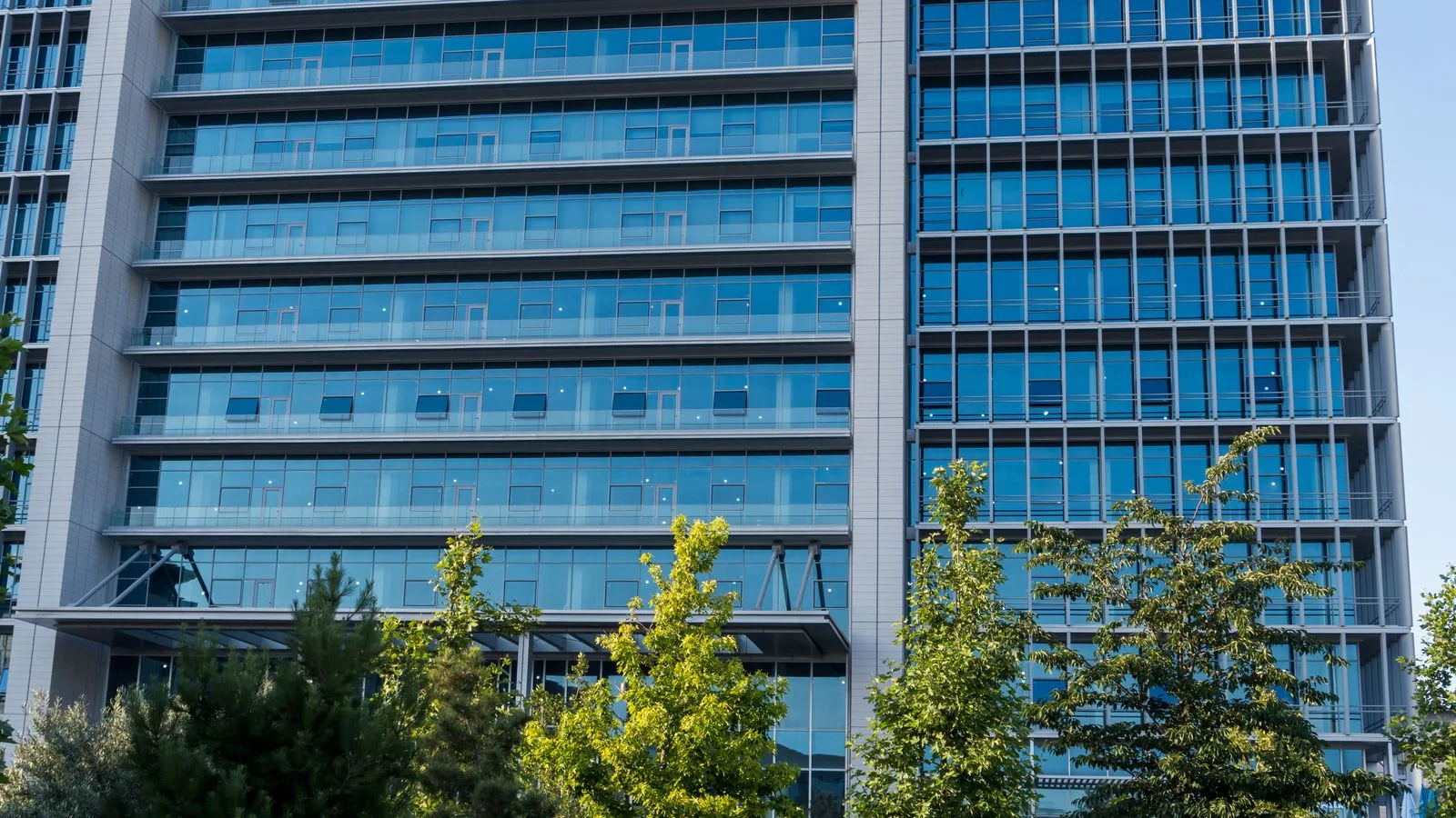 Google'da Bürokrasi Yapay Zeka Yeteneklerini Kaçırıyor: DeepMind'dan Üst Üste Ayrılıklar