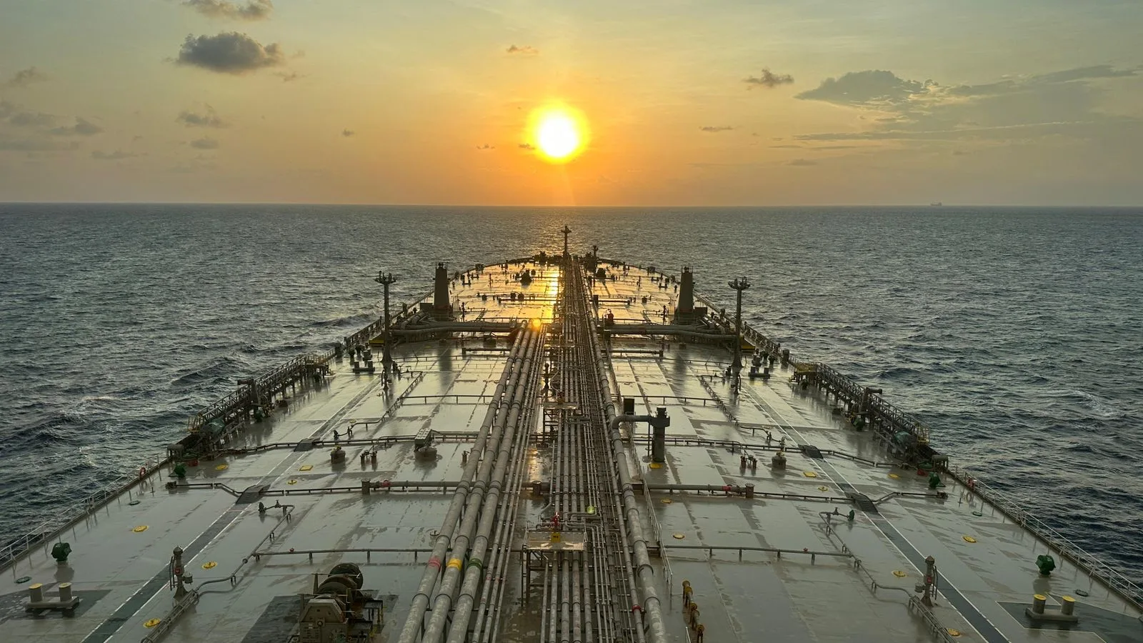 Saudi Aramco: Hürmüz Boğazı Kapansa Bile Güney Kore ve Japonya'ya Petrol Sevkiyatı Sürdürülecek