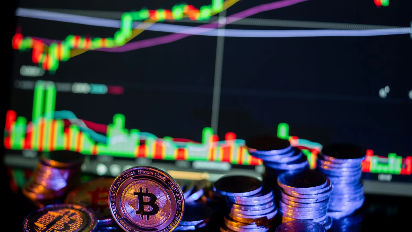 Bitcoin 85.000 Doları Aşarak Son Sekiz Ayın En Yüksek Seviyesine Ulaştı: Spot ETF Yatırımcıları Başa Baş Noktasına Yaklaşıyor