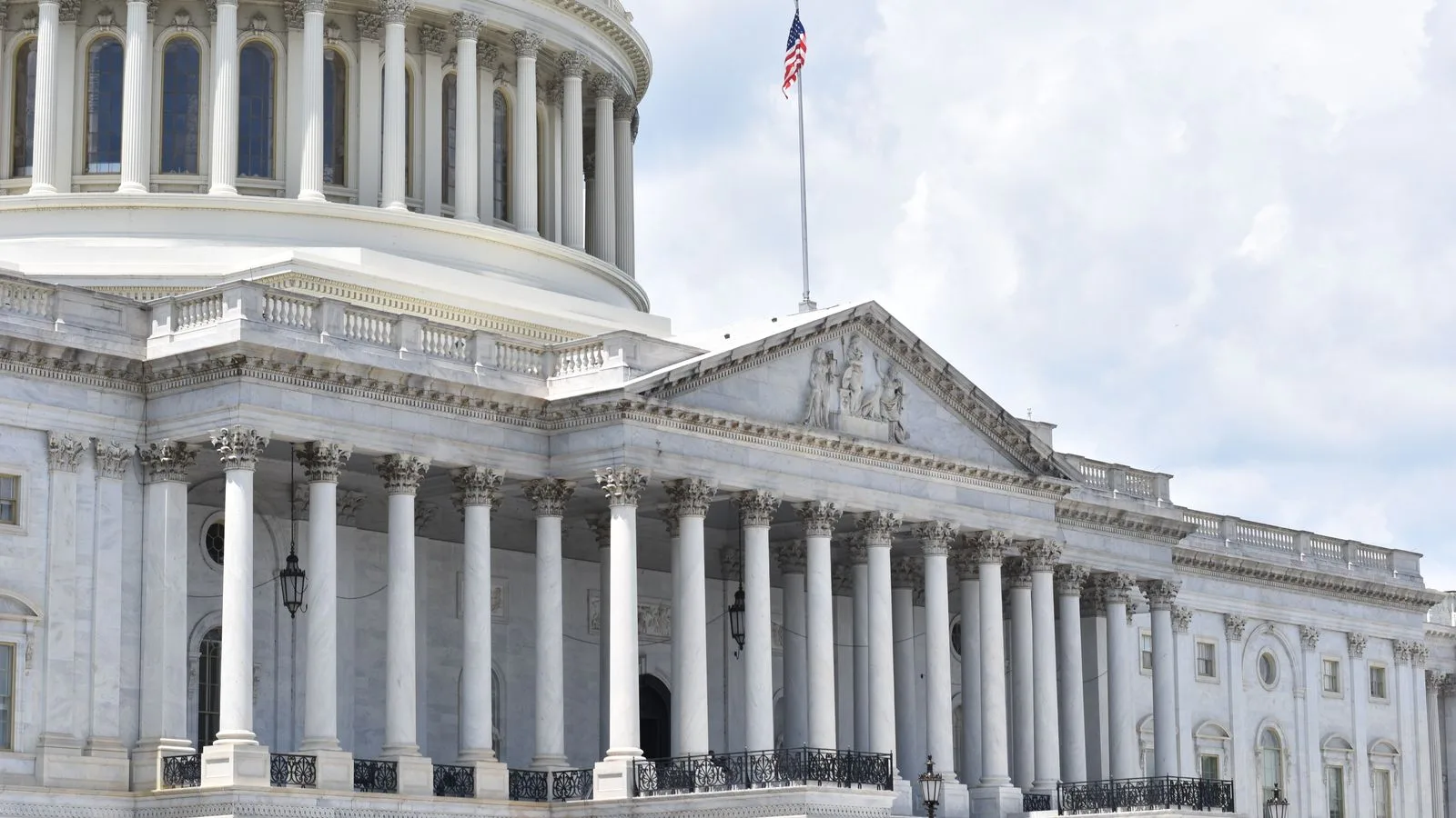 Schumer, CLARITY Act Görüşmelerinde SEC ve CFTC Komiser Adaylarını Beyaz Saray'a İletti