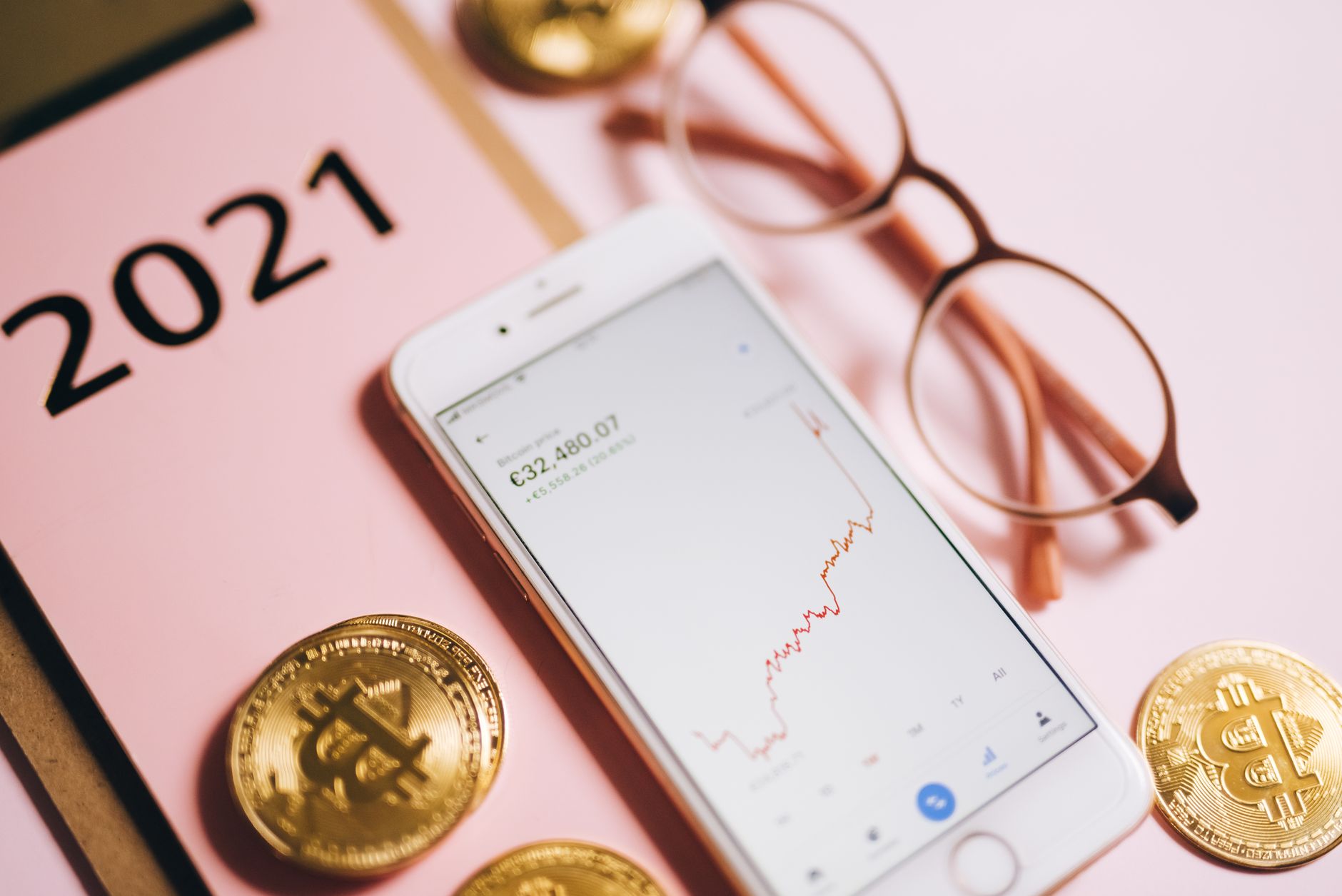 Bitcoin 60.000 Doları Geri Kazandı: Spot ETF Çıkışlarına Rağmen Yükseliş